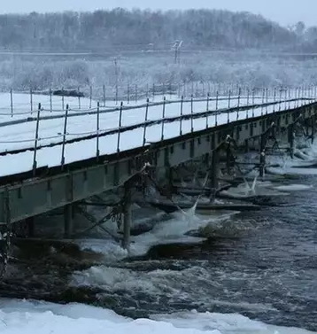 Мост МАРМ на реке с высоким течением