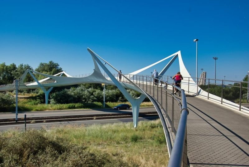 Пешеходный сталной балочный мост Кнокке (Knokke Footbridge)