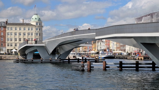 Пешеходно-велосипедный мост "Inderhavnsbroen"