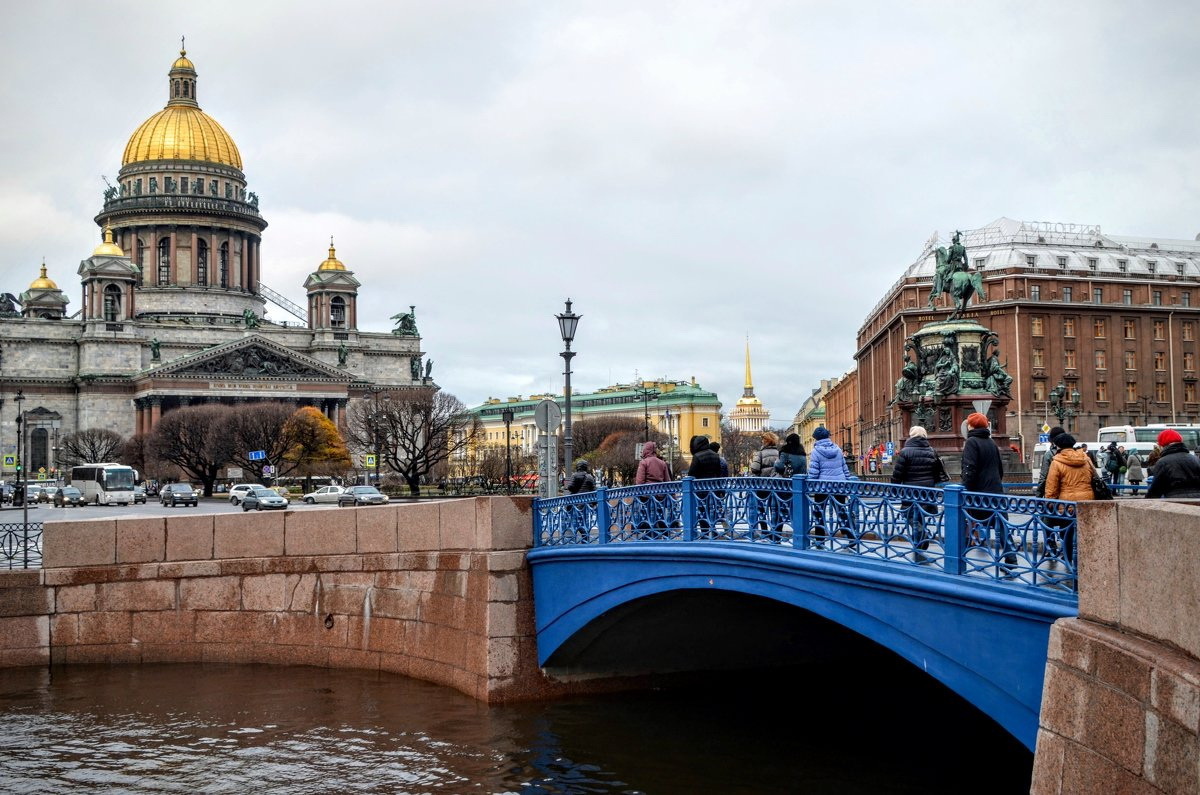 Синий мост (Blue Bridge) вид на Исаакиевский собор