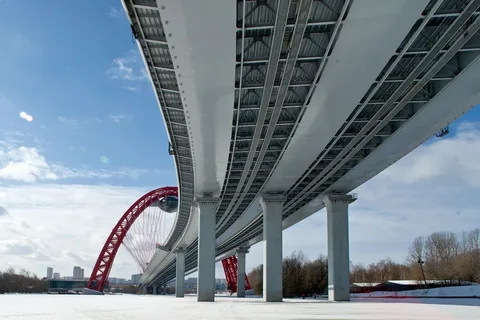 Вид снизу Живописный мост (Scenic Bridge)